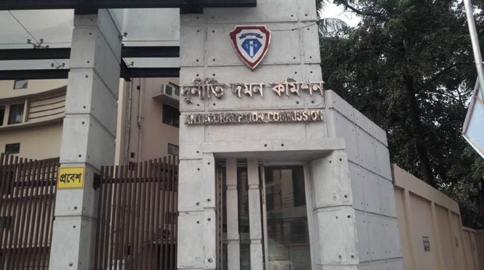 দুর্নীতি তদন্তে বাধা এড়াতে সাবেক হকি কর্মকর্তা, প্রকৌশলীসহ ৮ জনের দেশত্যাগে নিষেধাজ্ঞা