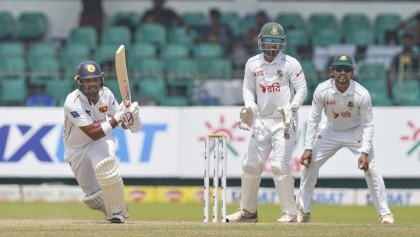বাংলাদেশের স্বস্তি শুধু চান্ডিমালের উইকেট, বাকি দিনটা শ্রীলঙ্কার দখলে