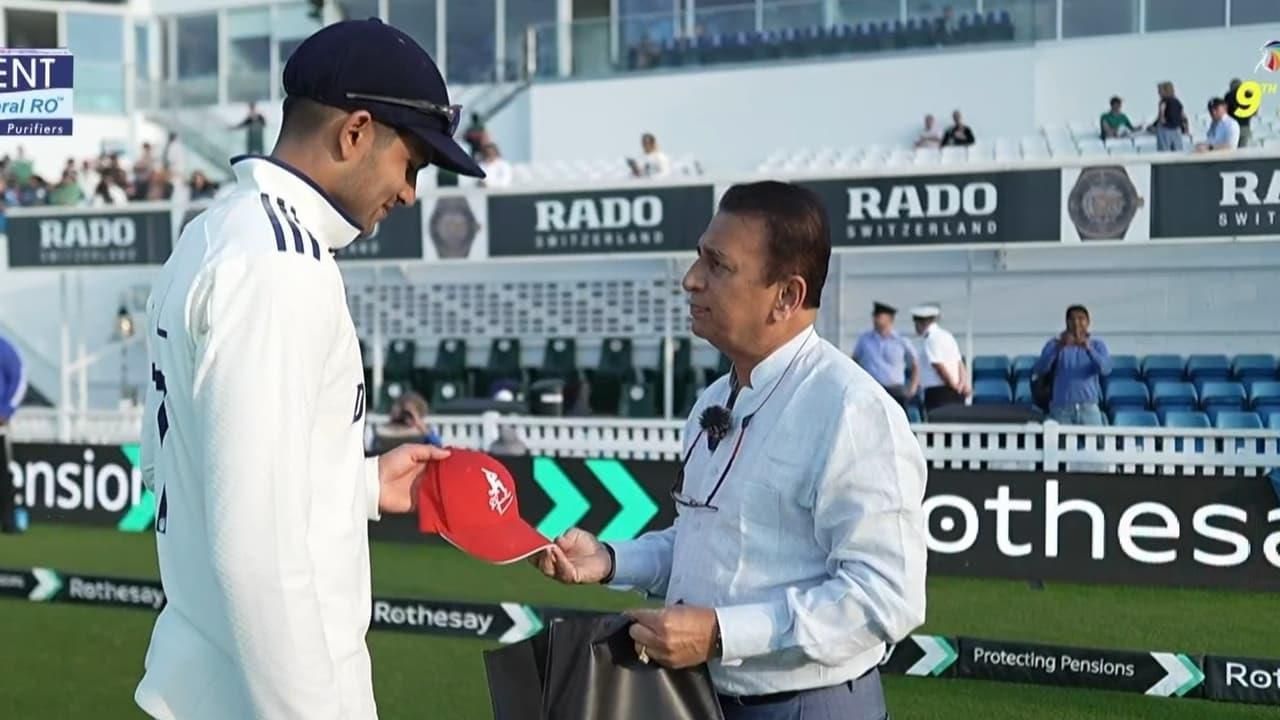 নিজের রেকর্ড ভাঙায় গিলকে ‘লিমিটেড এডিশন’ উপহার দিলেন গাভাস্কার