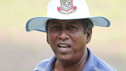 অবশেষে বরখাস্ত হচ্ছেন কিউরেটর গামিনি ডি সিলভা