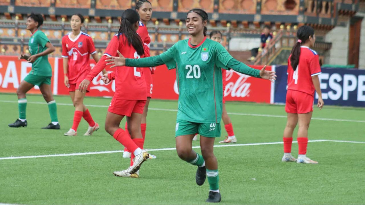 নেপালের জালে প্রীতির হ্যাটট্রিক, দুর্দান্ত জয় মেয়েদের 