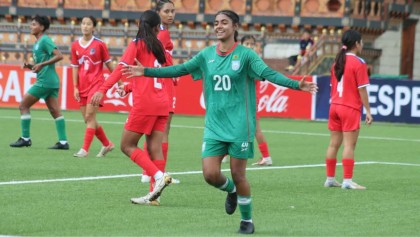 নেপালের জালে প্রীতির হ্যাটট্রিক, দুর্দান্ত জয় মেয়েদের 