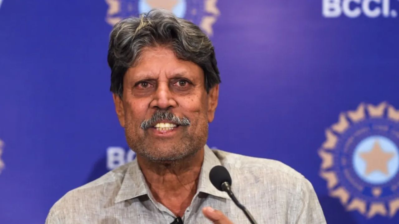 ভারত-পাকিস্তানের ম্যাচকে ‘বড় ইস্যু’ না বানাতে কপিলের অনুরোধ