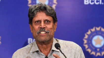 ভারত-পাকিস্তানের ম্যাচকে ‘বড় ইস্যু’ না বানাতে কপিলের অনুরোধ