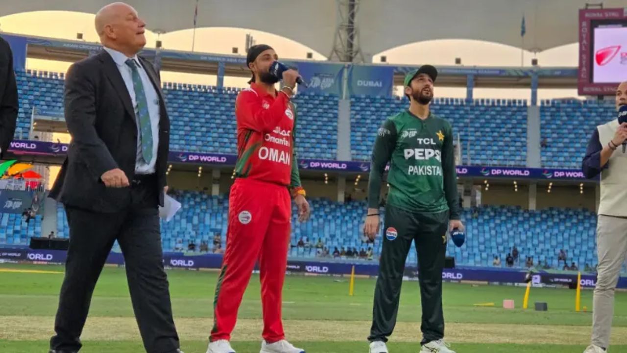 টস জিতে ব্যাটিংয়ে পাকিস্তান