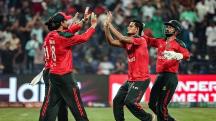এশিয়া কাপ : সুপার ফোরের দৌড়ে টিকে রইল বাংলাদেশ