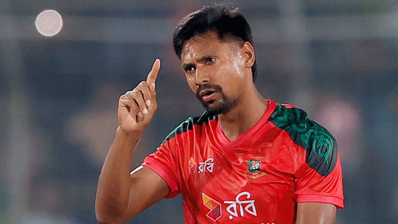 সাকিবকে ছুঁয়ে টি–টোয়েন্টিতে মুস্তাফিজের রেকর্ড